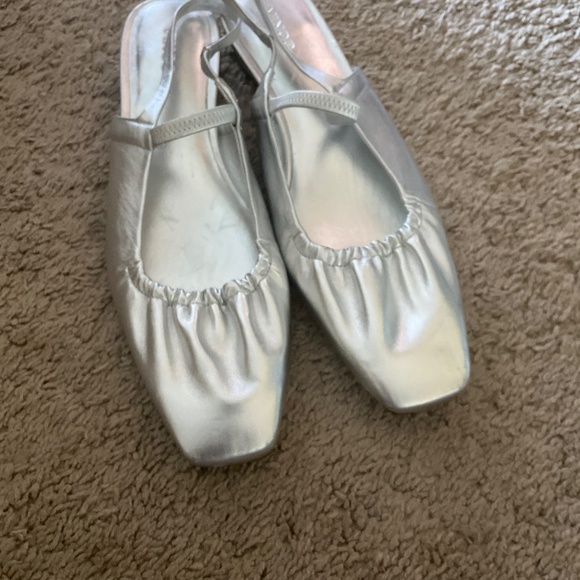 Vince Women’s Venice Flats - Picture 3 of 6